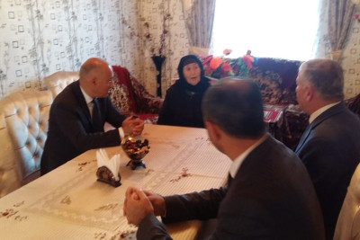 Masallı: icra başçısı Milli Qəhrəmanımızın anasına baş çəkib