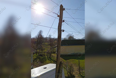 Lənkəranın bu ucqar kəndinin dirəkləri qəzalı vəziyyətdədir