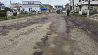 Lənkəranda təzə çəkilən asfalt qatı palçığa çevrilib