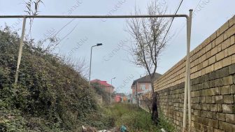 Vaqif Hüseynov küçəsinin yol olmayan hissəsi