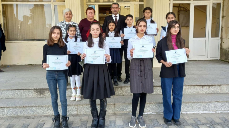 Astaralı məktəblilərə Təşəkkürnamə təqdim edilib