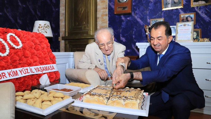 Lənkəran: Taleh Qaraşov el ağsaqqalı Kamal Kələntərlini təbrik edib