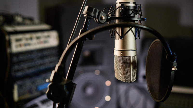 Radio yayımçısı lisenziyalarının alınması üçün müsabiqə elan edilib