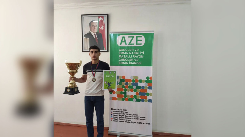 “Ərkivan” FK: Ələkbər Əliyevin medalı qardaşına təqdim edilib