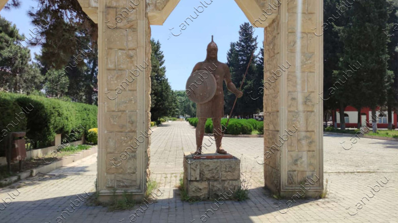 Səfəvi dövlətinin banisi Şah İsmayılın adını daşıyan Masallı şəhərinin Xətai parkı