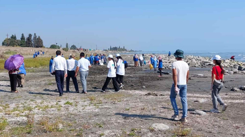 Astara: Xəzərin sahilində təmizlik işləri görülüb