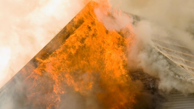 Astara: Sərək kəndində yanğın qeydə alınıb