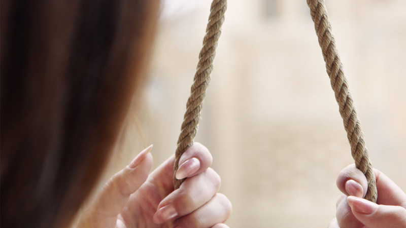 Lənkəranda gənc qız intihar edib