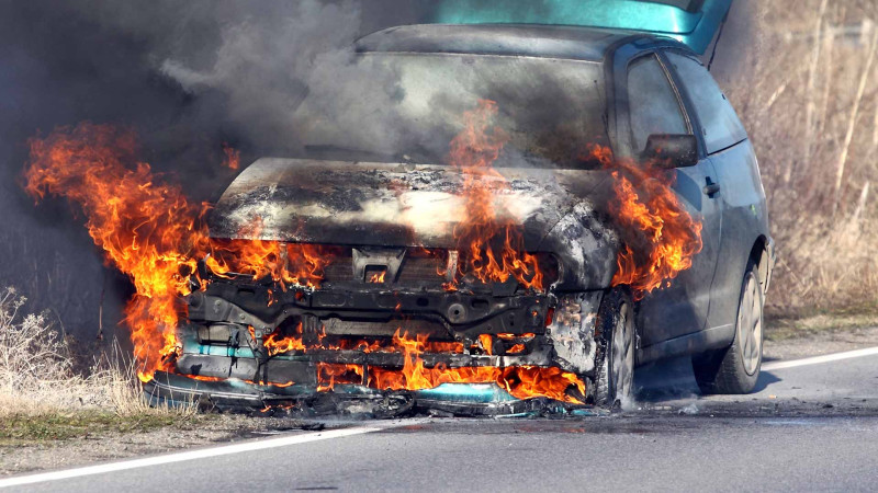 Masallıda qaraj və içində olan avtomobil yanıb