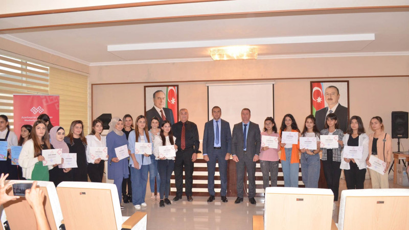 Lənkəran Regional Mədəniyyət İdarəsinin rəisi məzunlarla görüşüb