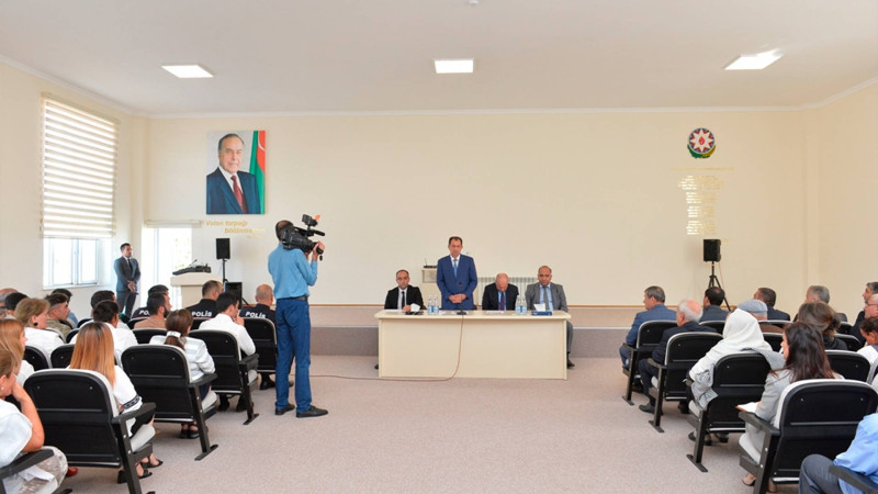 Lənkəran: icra başçısı Nərimanabad sakinləri ilə görüşüb