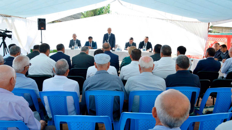 Köhnə Alvadı sakinləri Araz Əhmədova təklif və iradlarını bildiriblər
