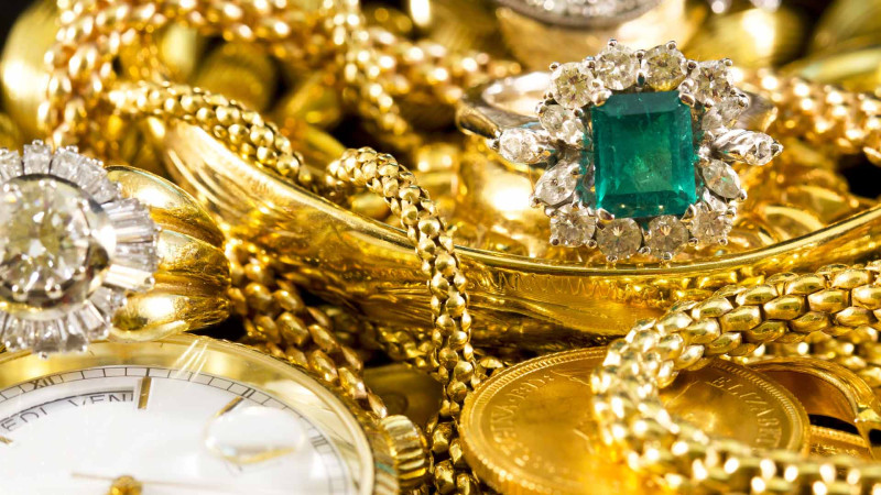 Lənkəran: evlərin birindən 15 min manatlıq qızıl-zinət əşyaları  oğurlanıb