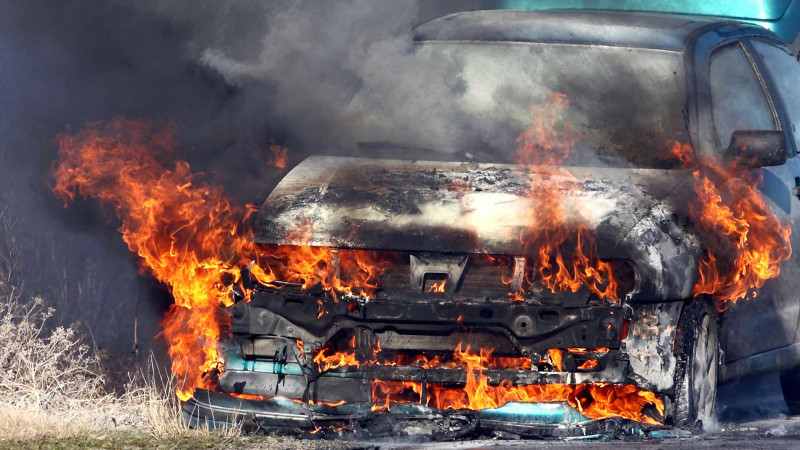 Cəlilabadda nəqliyyat vasitəsi yanıb