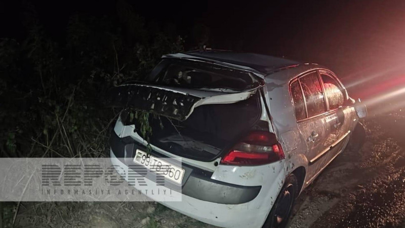 Masallıda avtomobil idarəetmədən çıxaraq kanala aşıb