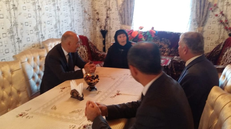 Masallı: icra başçısı Milli Qəhrəmanımızın anasına baş çəkib