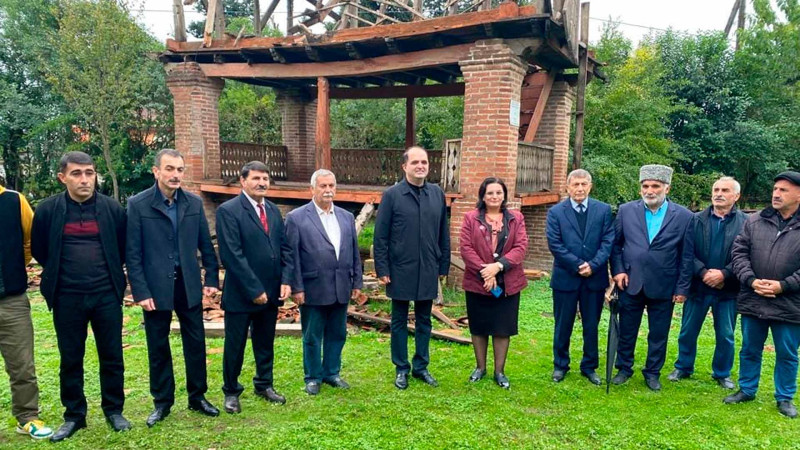 Deputat Rəşad Mahmudov dağılmaq üzrə olan “Ləm”ə baş çəkib