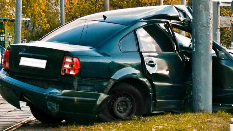 Lənkəranda qəza: ata və oğul olan iki müəllim xəsarət alıb