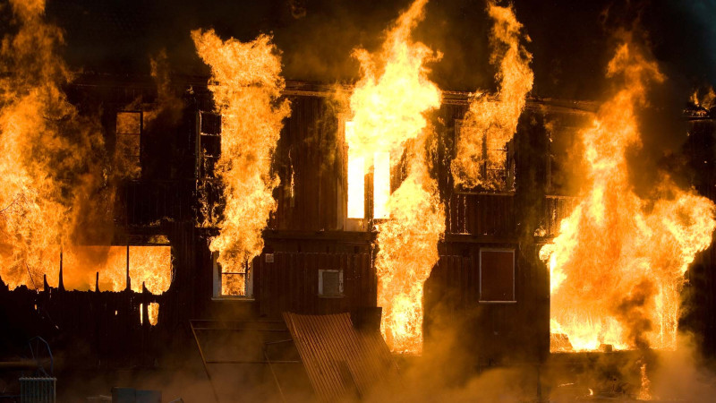 Lənkəranda ümumi sahəsi 180 kv.m olan ev yanıb