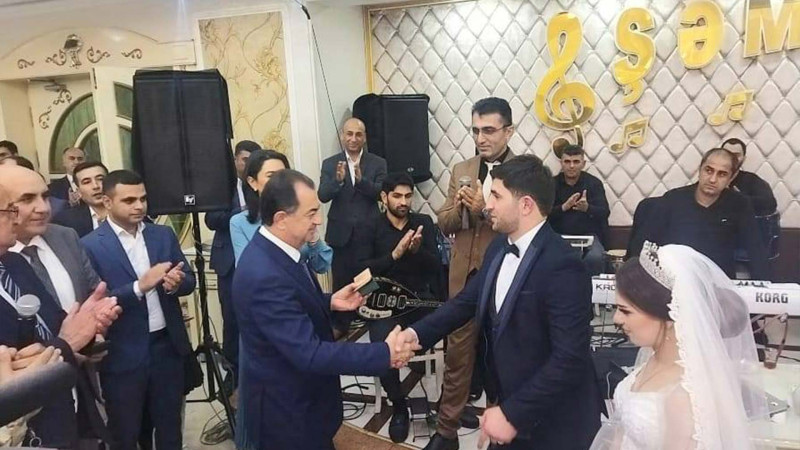 52 gün düşmən əsirliyində olan qazimizin toy məclisi keçirilib