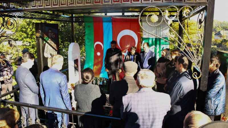 Lənkəran: icra başçısı şəhid Əflatun Fərəcovun məzarını ziyarət edib