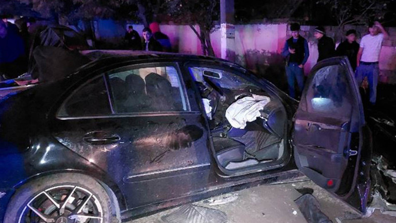 Lənkəranda qəza: avtomobil mağazaya çarpılıb