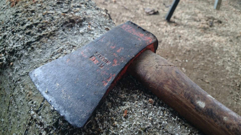 Cəlilabadda 21 yaşlı qadın baltalanıb