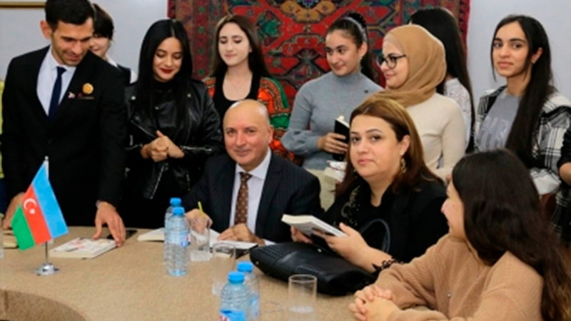 Astara gənclərinin yazıçı Varis Yolçuyevlə görüşü keçirilib