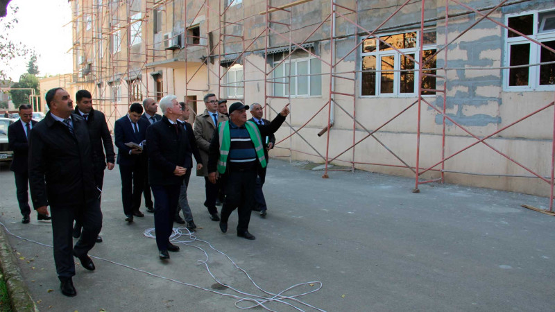 Cəlilabadda çoxmənzilli yaşayış binalarının fasadları təmir olunur