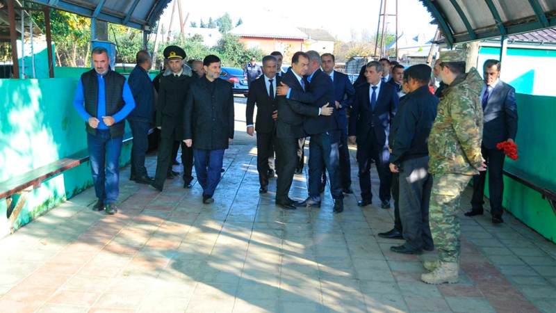 Lənkəran: icra başçısı şəhid Afərin Qulamzadənin məzarını ziyarət edib