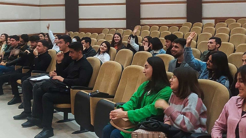 Lənkəranda “Gələcəyin innovativ peşələri” mövzusunda görüş keçirilib