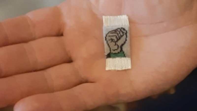 Lerikdə dünyanın ən kiçik xalçası toxunub