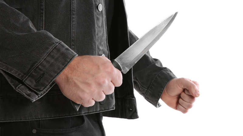 Cəlilabad sakini həmkəndlisi tərəfindən bıçaqlanıb