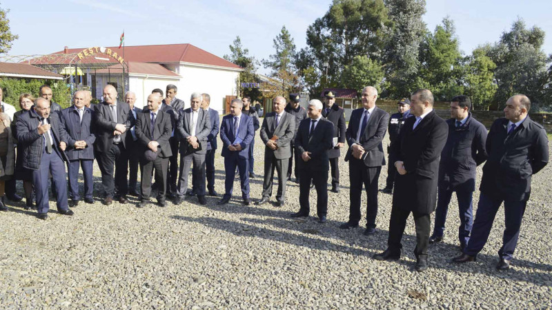 Qəzənfər Ağayev Çayoba kənd sakinlərinin qayğıları ilə maraqlanıb