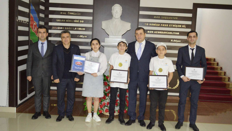 Astara rayon icra başçısı məktəblilərlə görüşüb