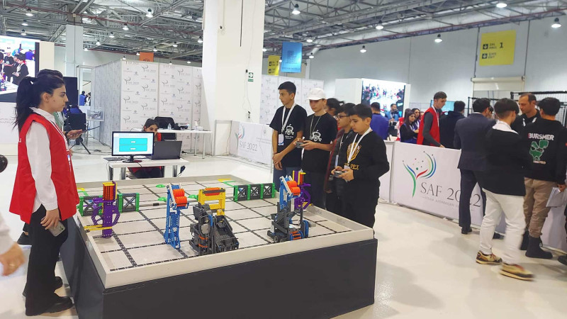 Lənkəran məktəbi Azərbaycan festivalında fəxri kürsüyə yüksəlib