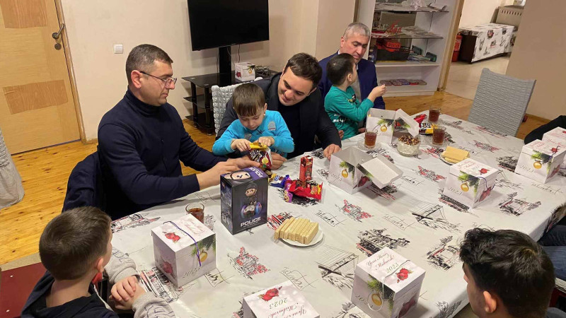 Lənkəran: qayğıya ehtiyacı olan uşaqlara bayram sovqatları verildi