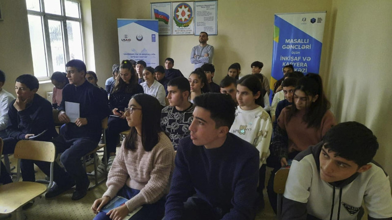 Masallı: zorakılıq və erkən nikah haqqında gənclərlə müzakirə aparılıb