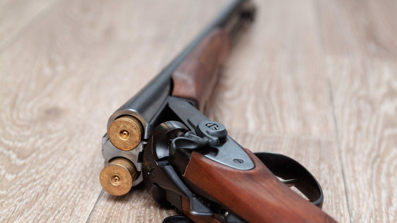 Astarada polis rayon sakininin ov tüfəngini götürüb