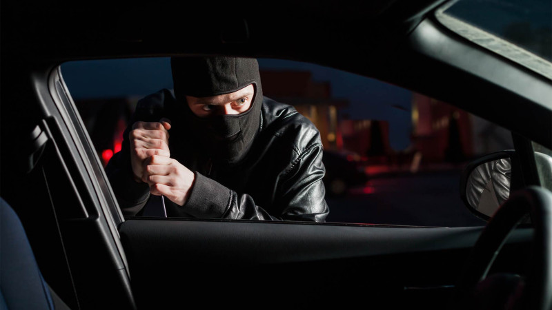 Lənkəranda bir neçə avtomobil talanıb