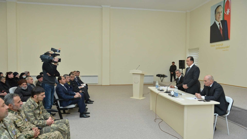 Taleh Qaraşov Ləj sakinlərinin qayğıları ilə maraqlanıb