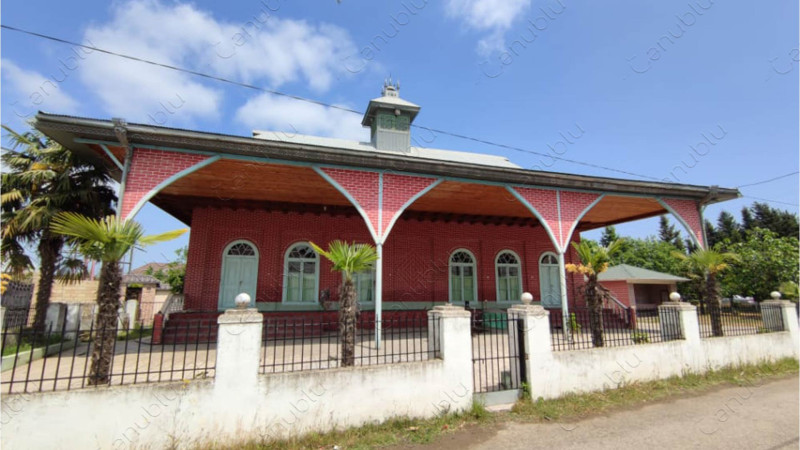 Hacı Zeynalabdin Tağıyevin köməkliyi ilə tikilən Mollaoba kənd məscidi