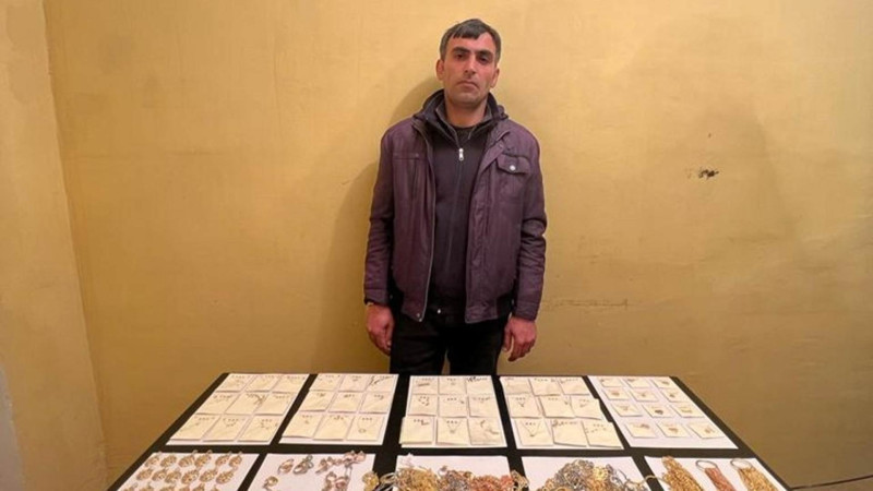 Yardımlı sakini qızıl qaçaqmalçığı ilə məşğul olub