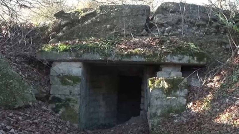 Cəlilabadda Sovet dövründə tikilmiş və raket zərbəsinə davamlı hərbi baza mövuddur