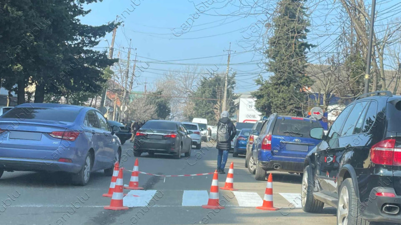 Lənkəranda görünməyən piyada zolağı rənqlənir