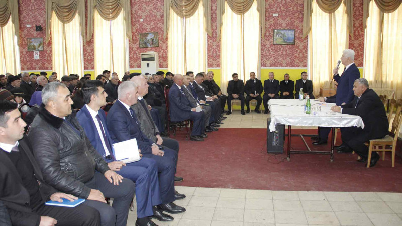 Cəlilabad rayon icra başçısı Üçtəpə kənd sakinləri ilə görüşüb