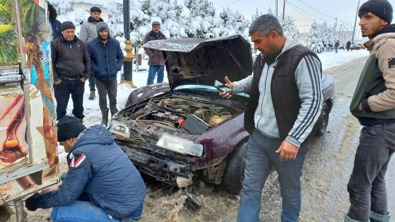 Qarlı hava Cəlilabadda qəzaya səbəb olub