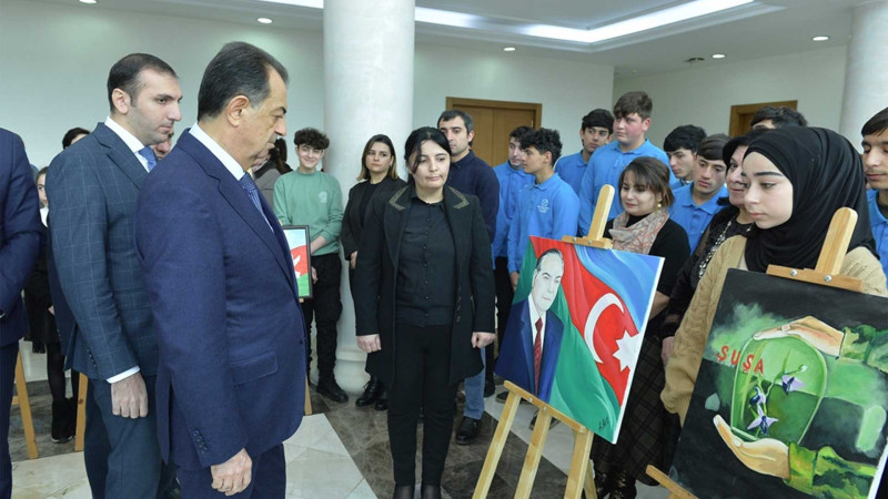 Lənkəranda Heydər Əliyevə həsr olunmuş əl işlərindən ibarət sərgi keçirilib