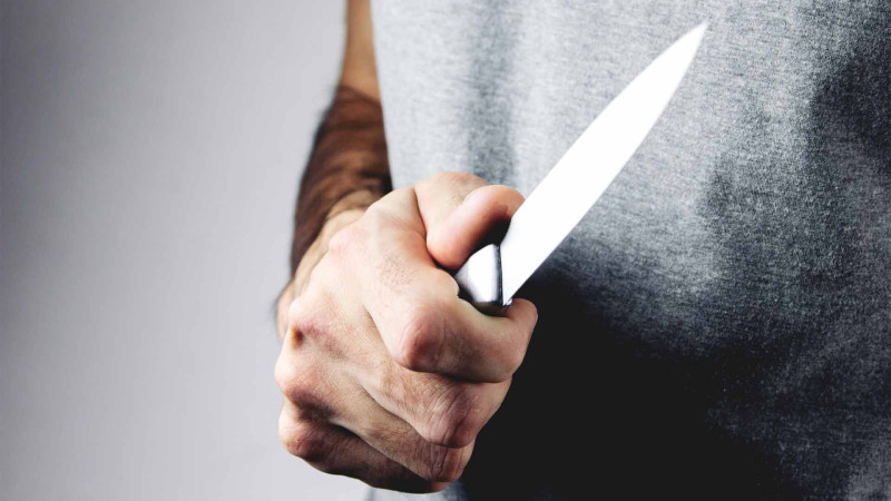 Astarada gənc oğlan nişanlısına 4 bıçaq zərbəsi endirib