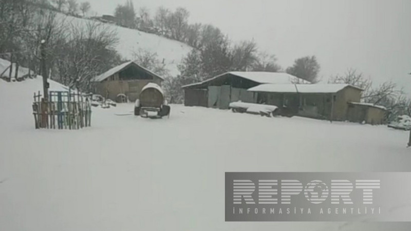 Cəlilabadda güclü qarın fəsadları: yollar bağlanıb, kəndlər işıqsız qalıb